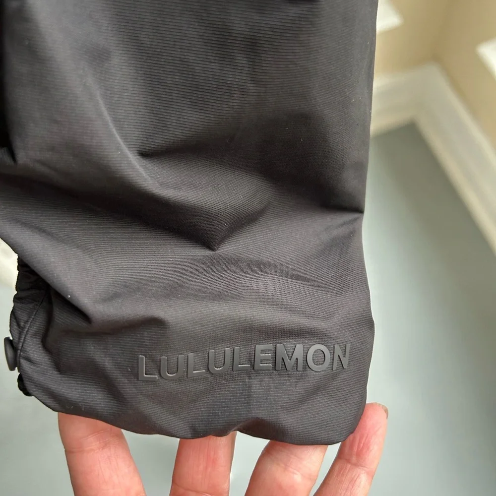 Lululemon | Women’s Lightweight Cropped Track Jacket – Black - Picture 6 of 11